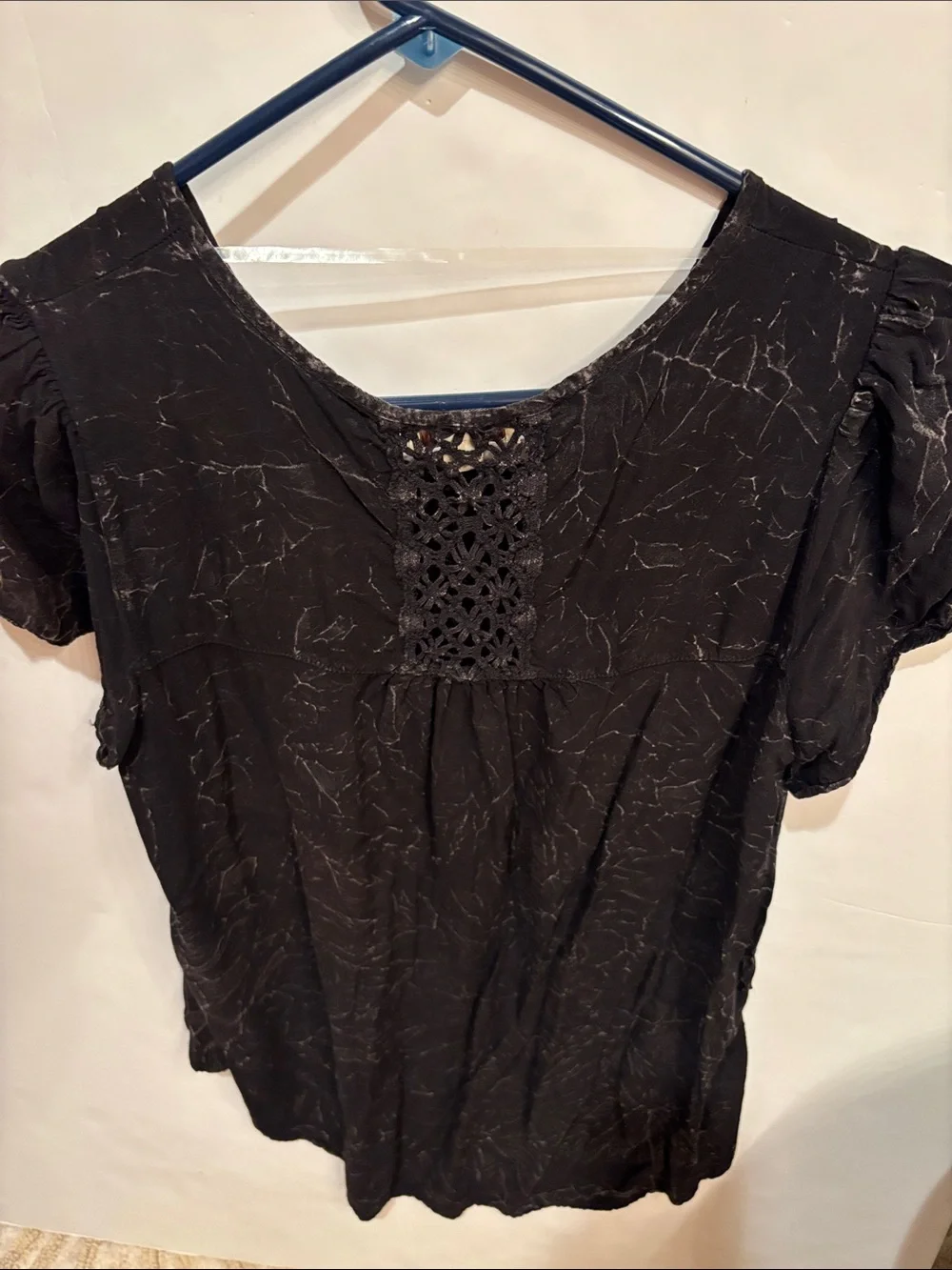 ONE WORLD Black Marbled Crochet Yoke Button-Front Short Sleeve Top pm
